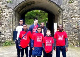 Les jeunes du collège lors du rallye citoyen au fort de cormeilles