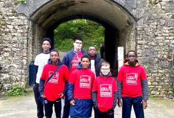 Les jeunes du collège lors du rallye citoyen au fort de cormeilles