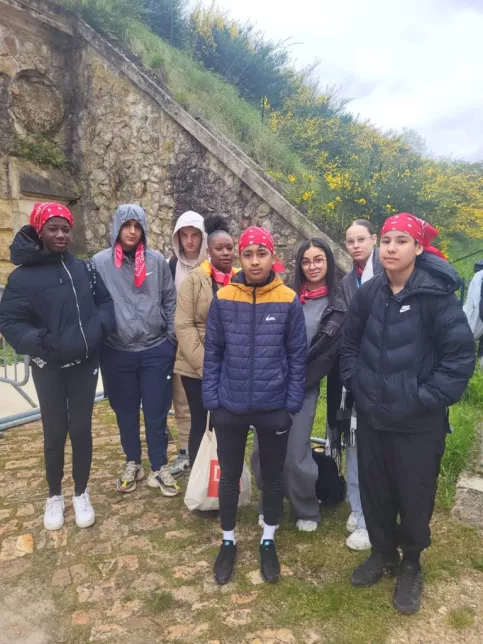 Les jeunes collégiens au fort de Cormeilles