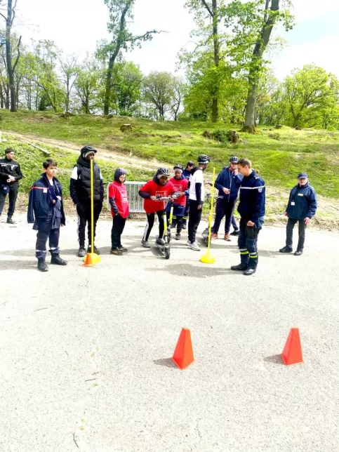 Les jeunes collégiens au fort de Cormeilles