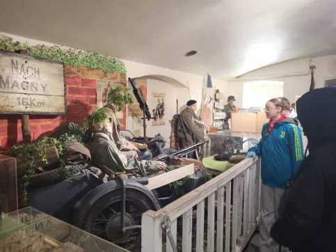 Les jeunes collégiens au fort de Cormeilles